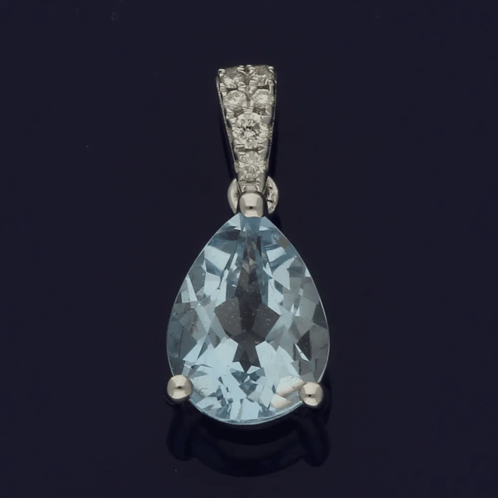 18ct White Gold Pear Shape Aquamarine & Diamond Pendant