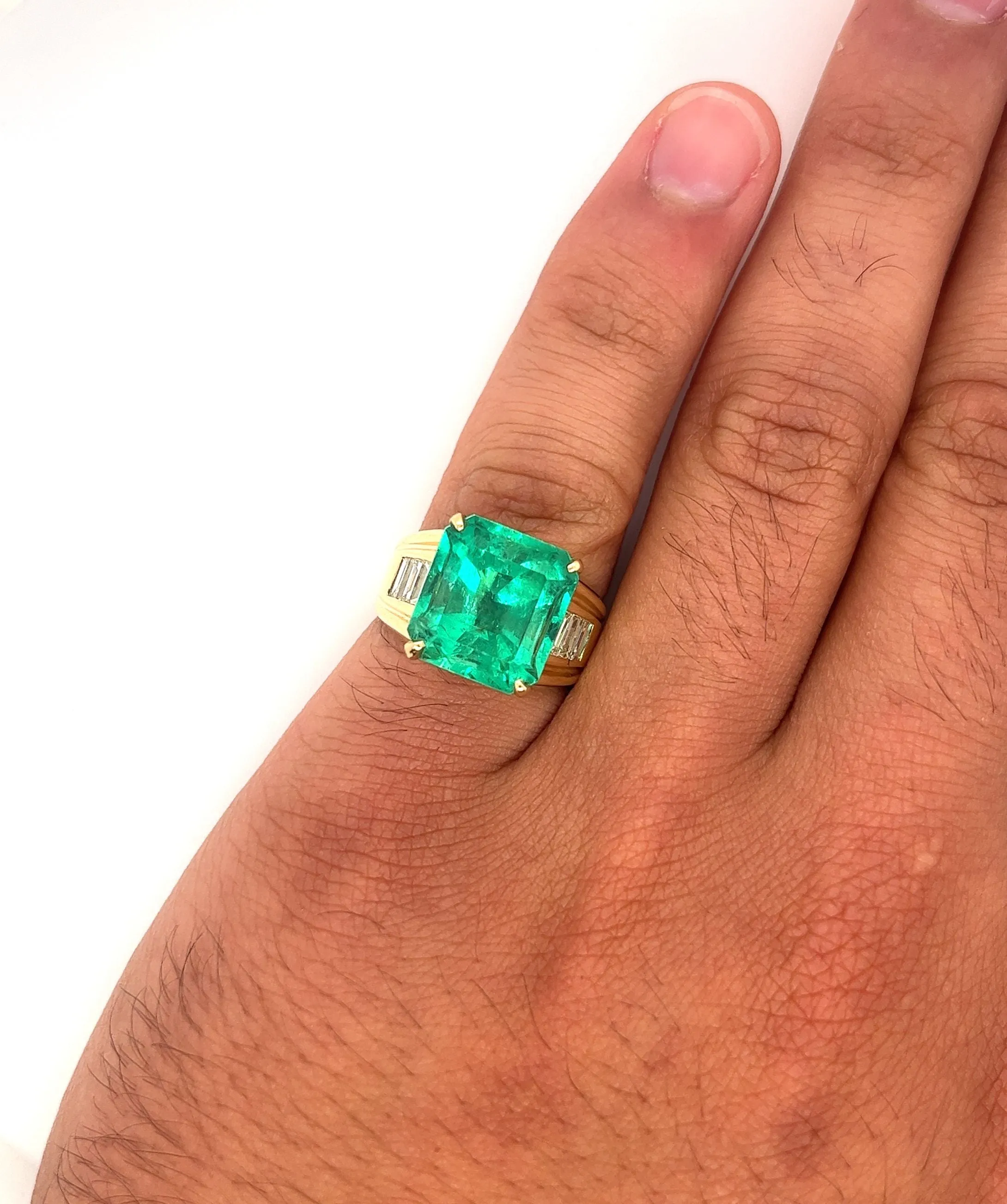 GIA Certified 8.64 Carat Colombian Emerald & Baguette Diamond Mens Ring in 18K Yellow Gold